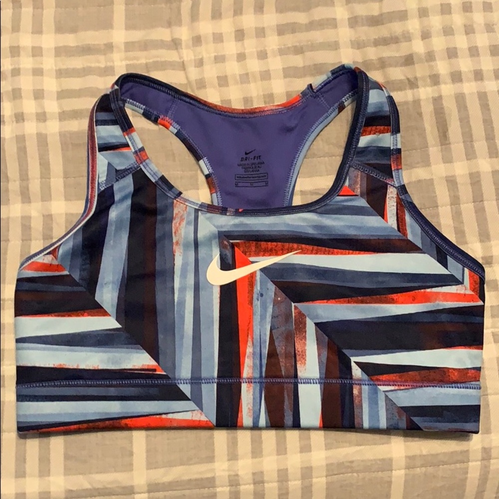 New without tags Nike Dri fit sports Bra